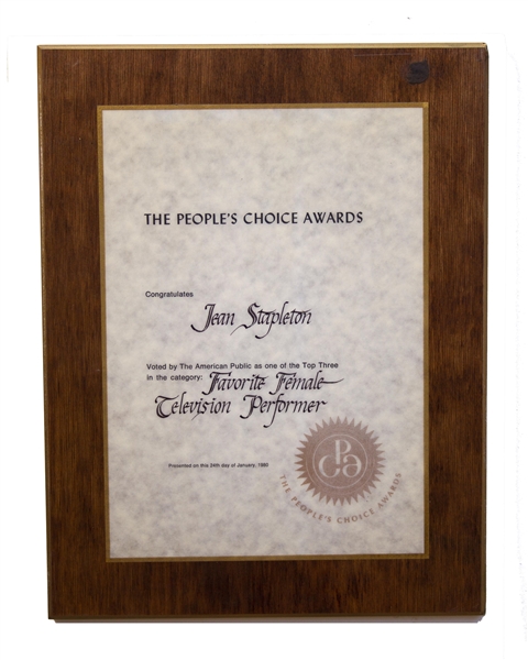 Jean Stapleton's People Choice Award as ''Favorite Female Television Performer'' in 1980 for Her Portrayal of Edith Bunker